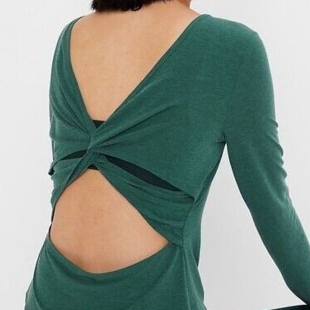 NWT GapFit Breathe Open Back Twist T-Shirt- navy blue - Picture 3 of 6